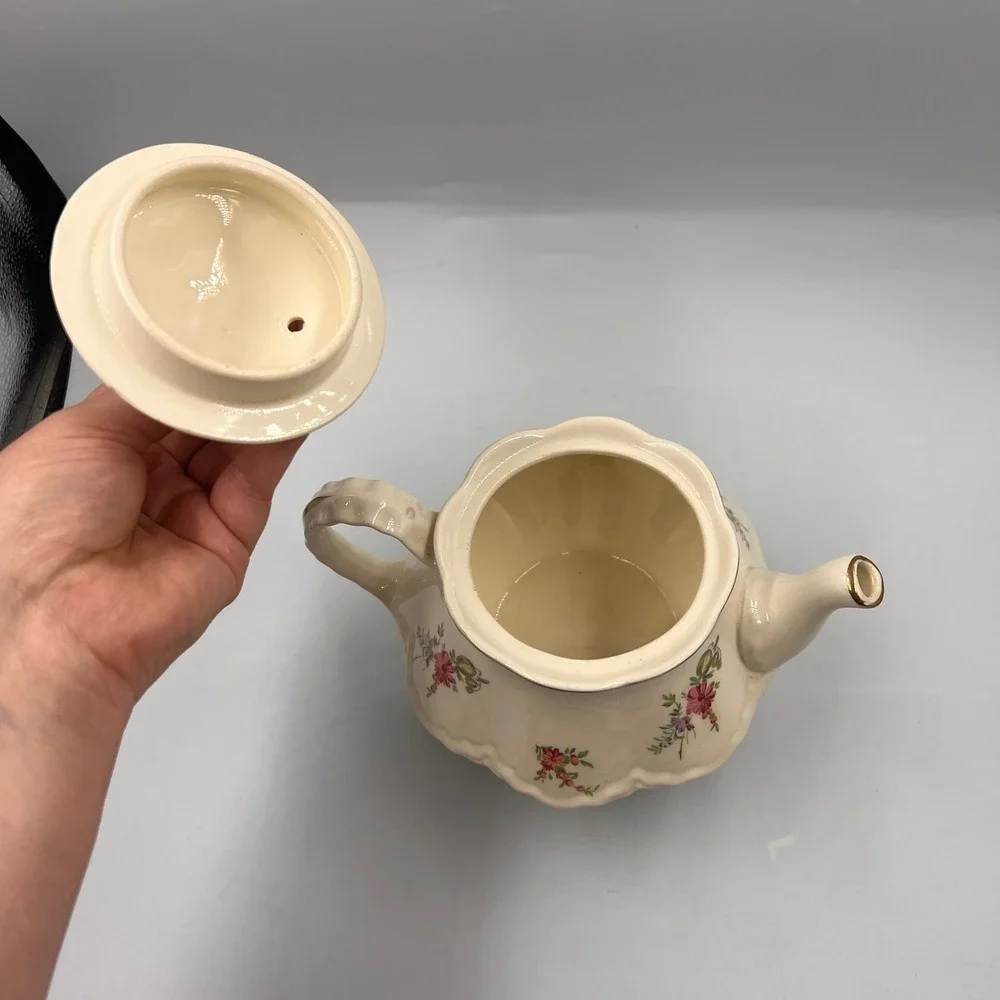 Hutschenreuther Selb Bavaria Priscilla Teapot German Porcelain Floral Gold Trim